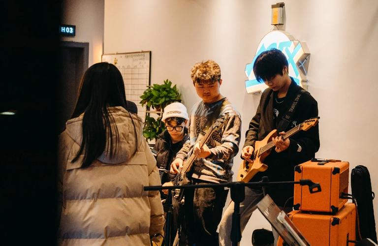 美国的刺痛！G2的思维和射击技巧都压制并赢得了第一场比赛！G2 1-0 T1